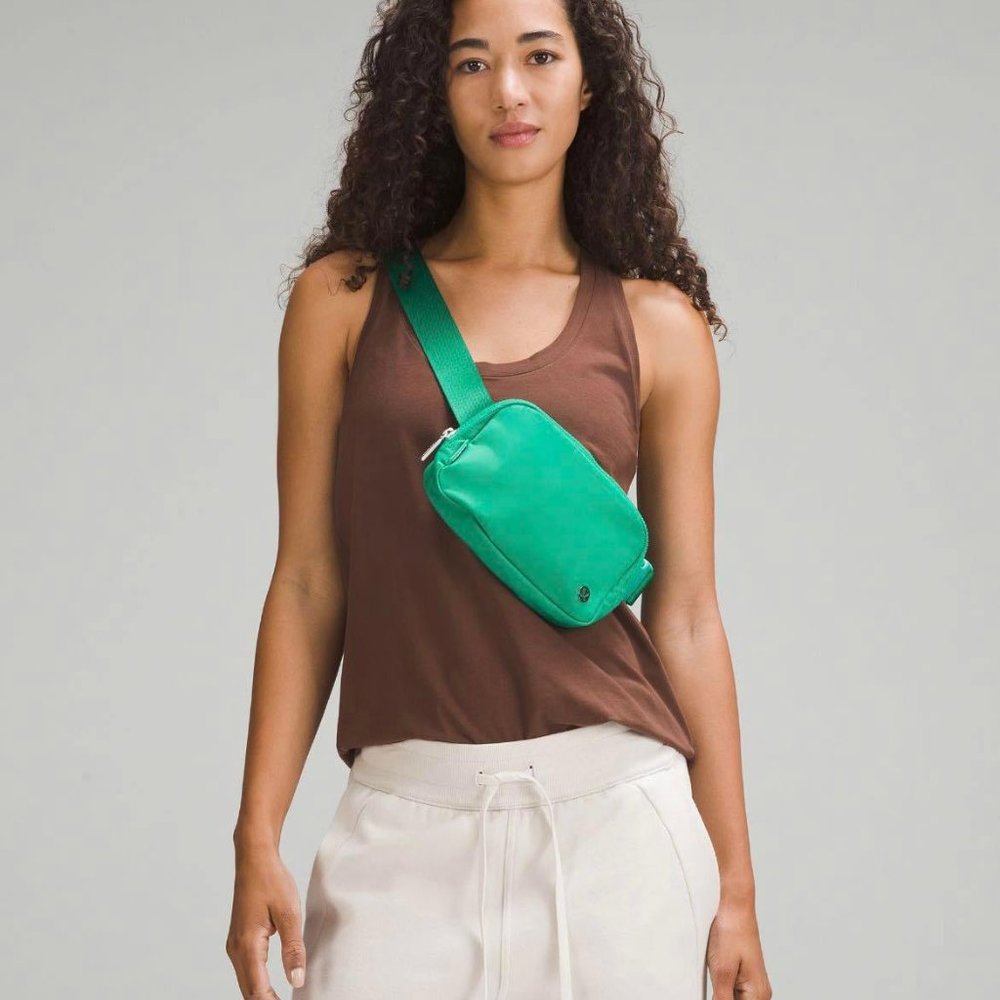 NEW Emerald Ice lululemon Everywhere Belt Bag - Picture 8 of 8